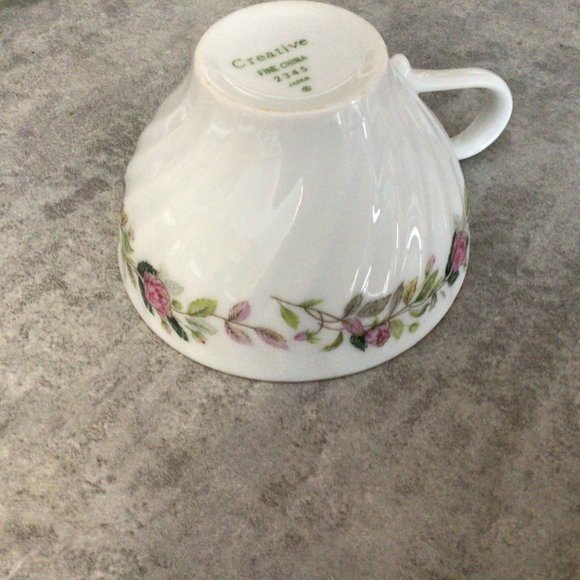 Vintage Regency Rose Design 2345 Set of Two Tea Cups - Picture 8 of 11